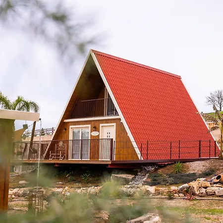 Ama Village - Alojamentos *